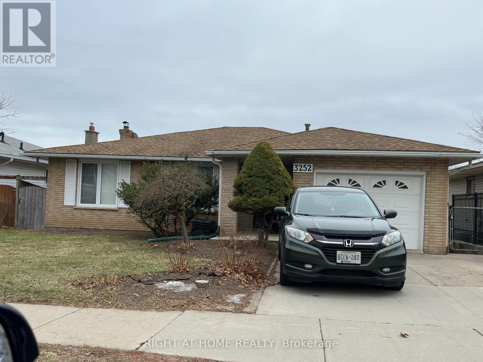 3252 PALMER DRIVE, Burlington, Ontario