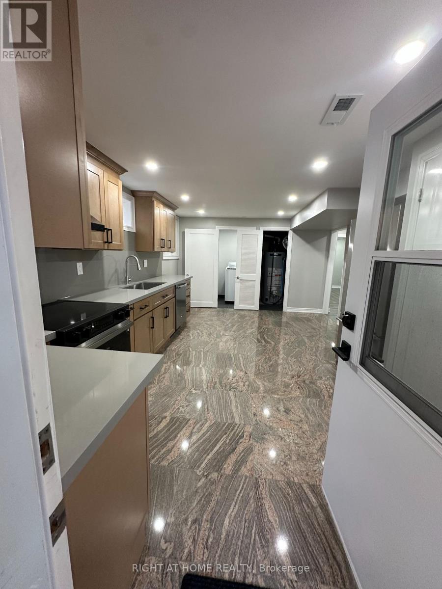 3252 Palmer Drive, Burlington (Palmer), Ontario  L7M 1M1 - Photo 4 - W12859822