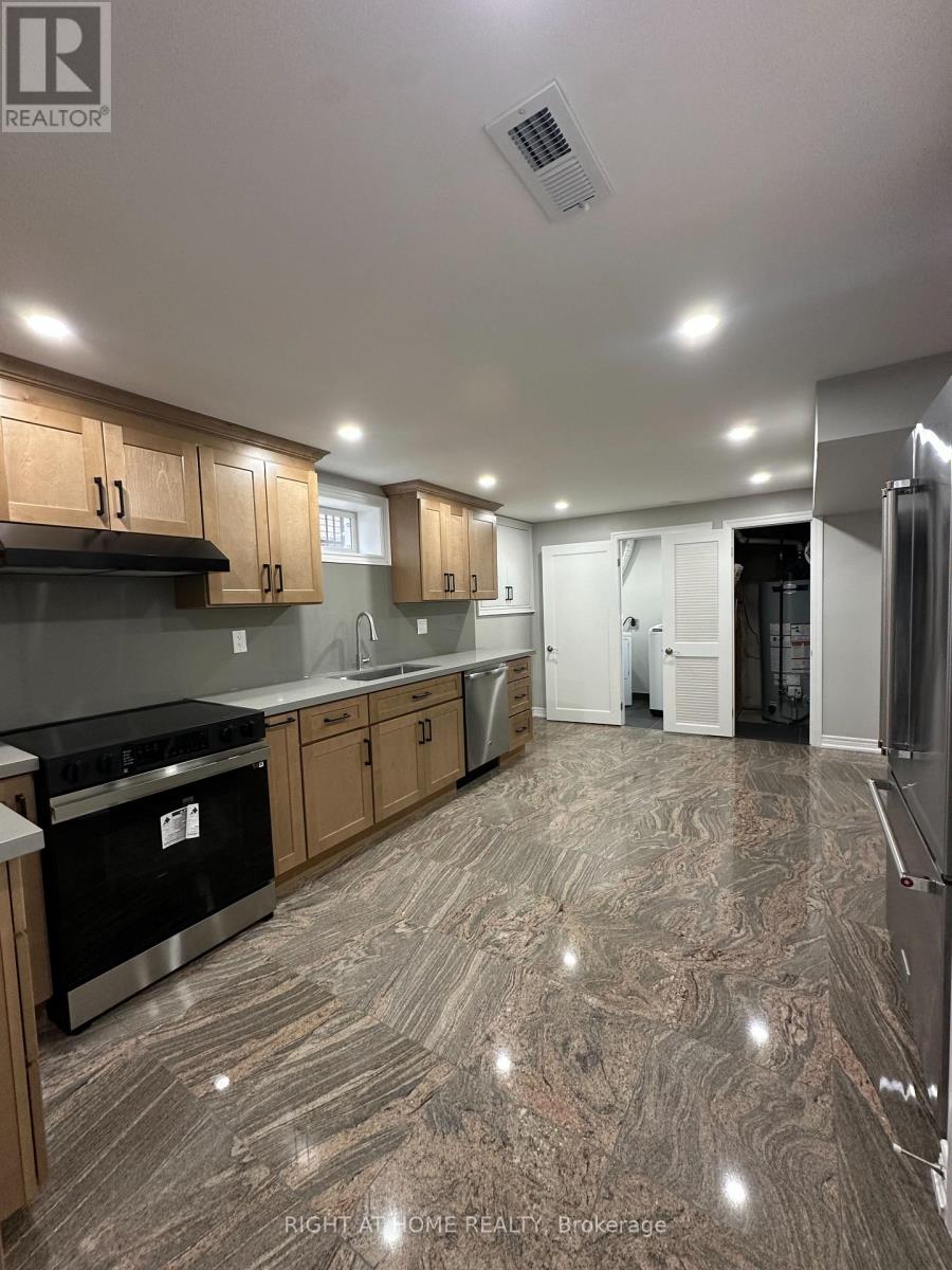 3252 Palmer Drive, Burlington (Palmer), Ontario  L7M 1M1 - Photo 5 - W12859822