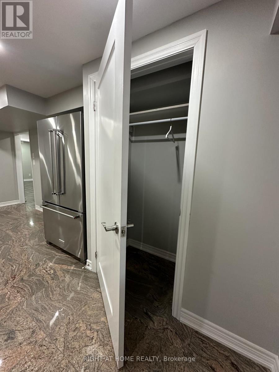 3252 Palmer Drive, Burlington (Palmer), Ontario  L7M 1M1 - Photo 6 - W12859822