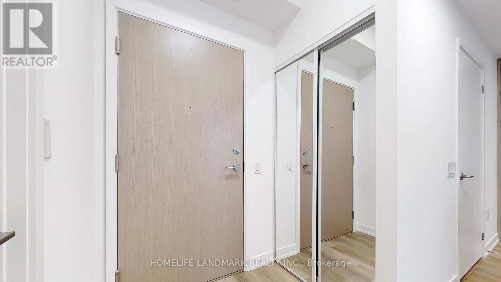 1309 - 395 Square One Drive, Mississauga (City Centre), Ontario  L5B 0P6 - Photo 4 - W12837326