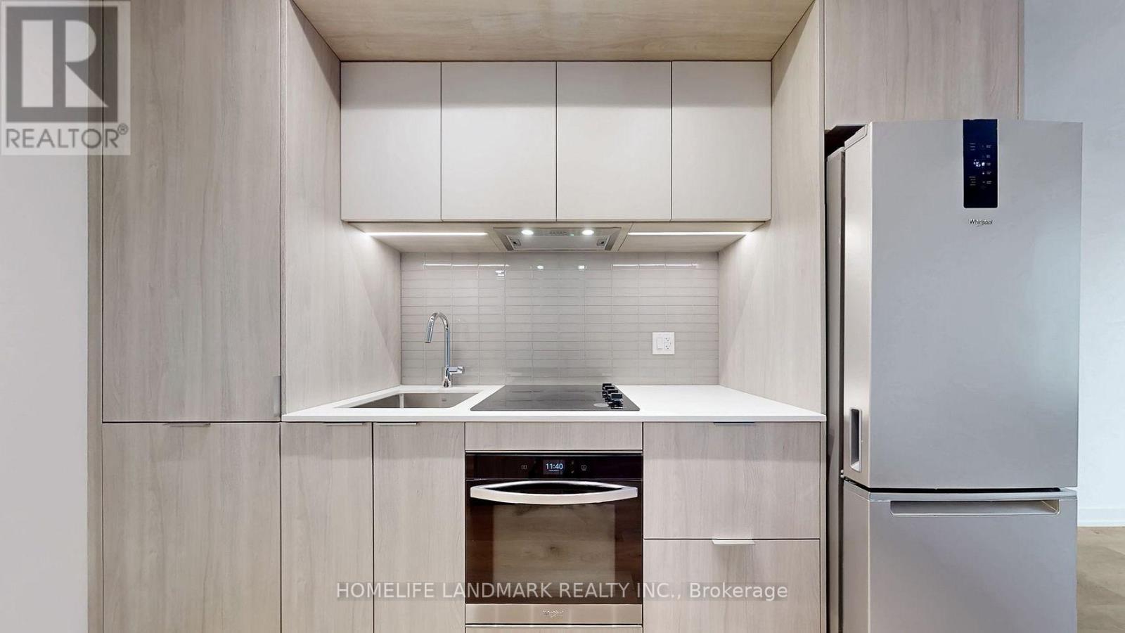 1309 - 395 Square One Drive, Mississauga (City Centre), Ontario  L5B 0P6 - Photo 5 - W12837326