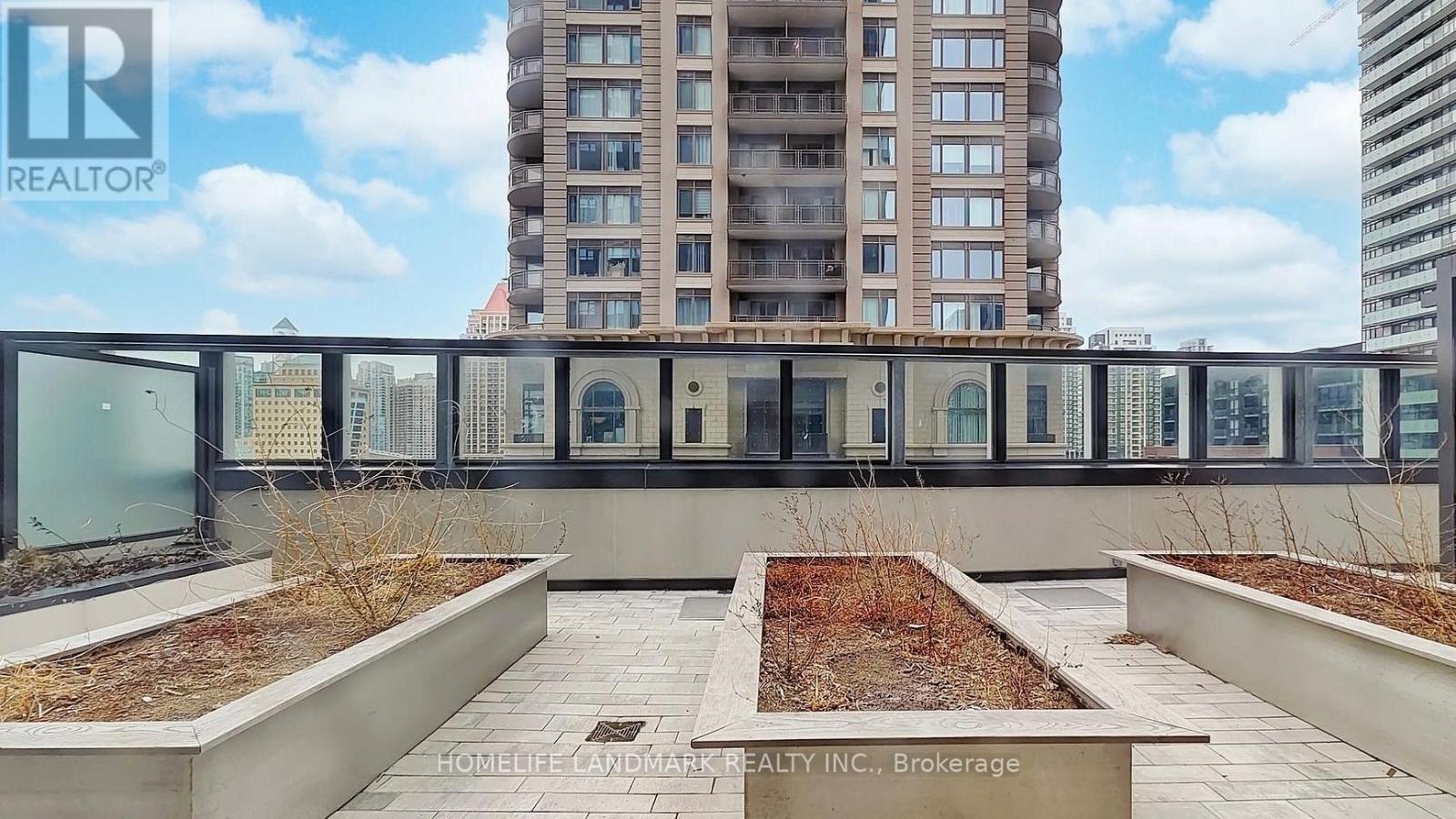 1309 - 395 Square One Drive, Mississauga (City Centre), Ontario  L5B 0P6 - Photo 18 - W12837326