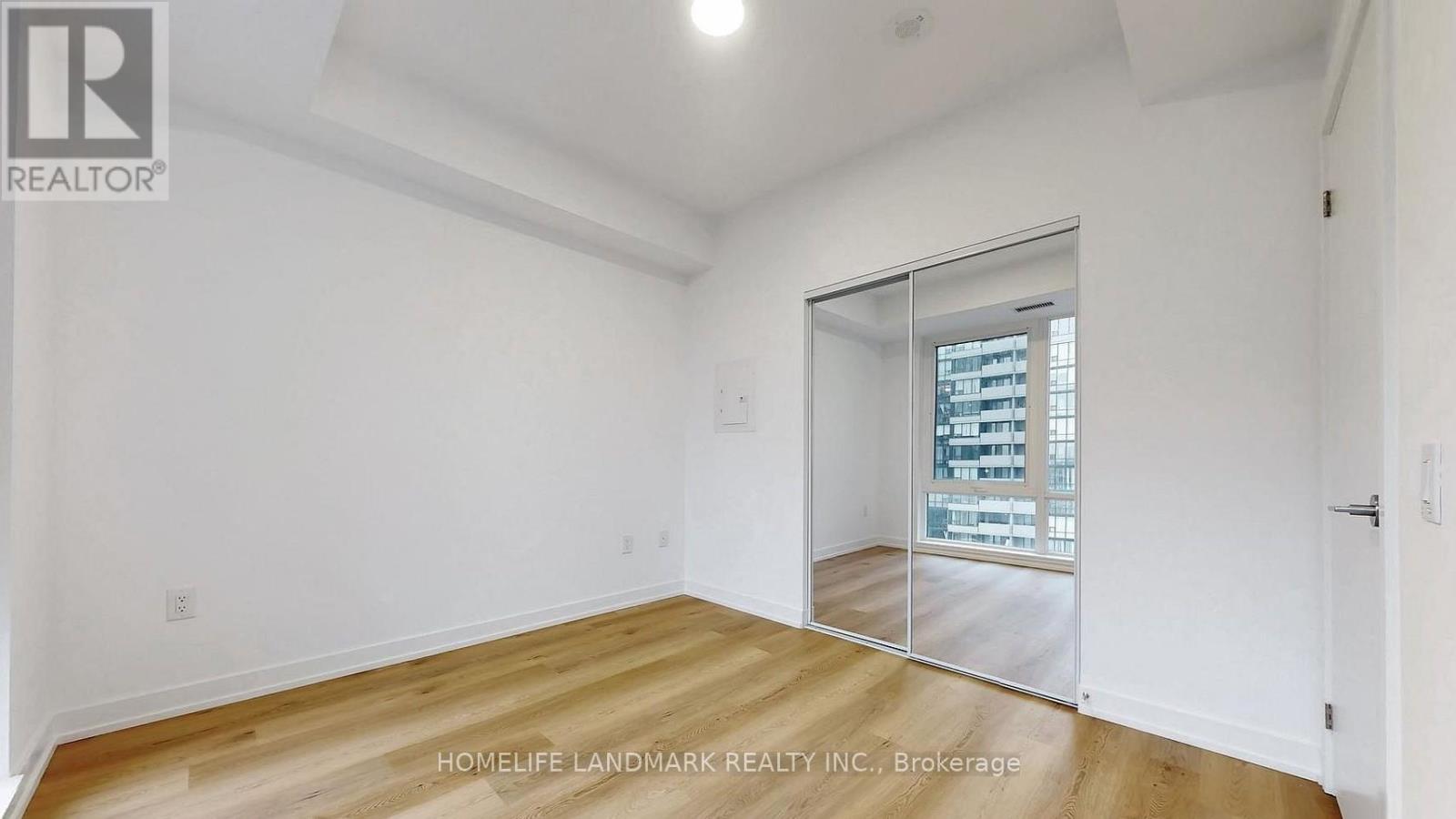 1309 - 395 Square One Drive, Mississauga (City Centre), Ontario  L5B 0P6 - Photo 3 - W12837326