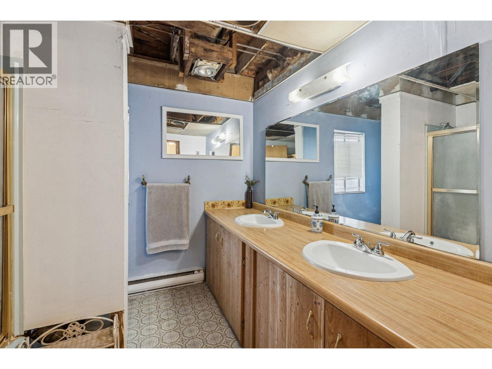 Listing Picture 25 of 34 : 17311 WESTMINSTER HIGHWAY, Richmond / 烈治文 - 魯藝地產 Yvonne Lu Group - MLS Medallion Club Member