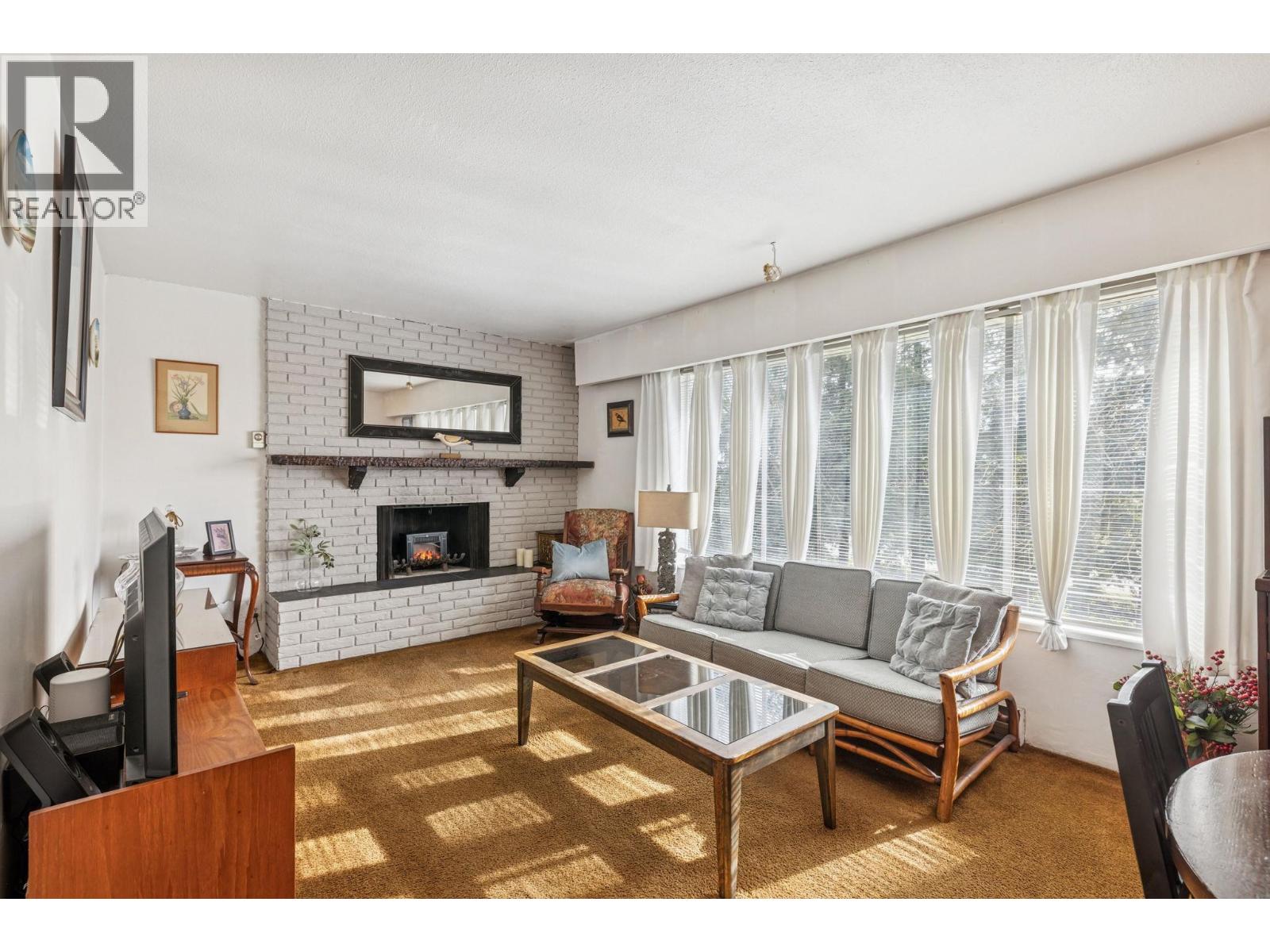 Listing Picture 4 of 34 : 17311 WESTMINSTER HIGHWAY, Richmond / 烈治文 - 魯藝地產 Yvonne Lu Group - MLS Medallion Club Member