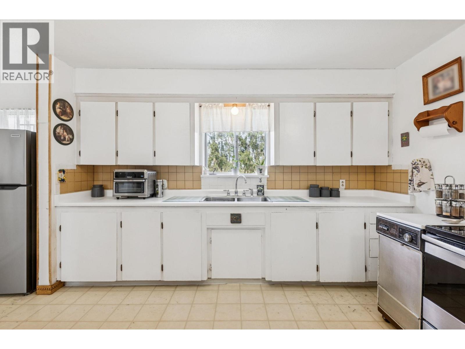 Listing Picture 10 of 34 : 17311 WESTMINSTER HIGHWAY, Richmond / 烈治文 - 魯藝地產 Yvonne Lu Group - MLS Medallion Club Member