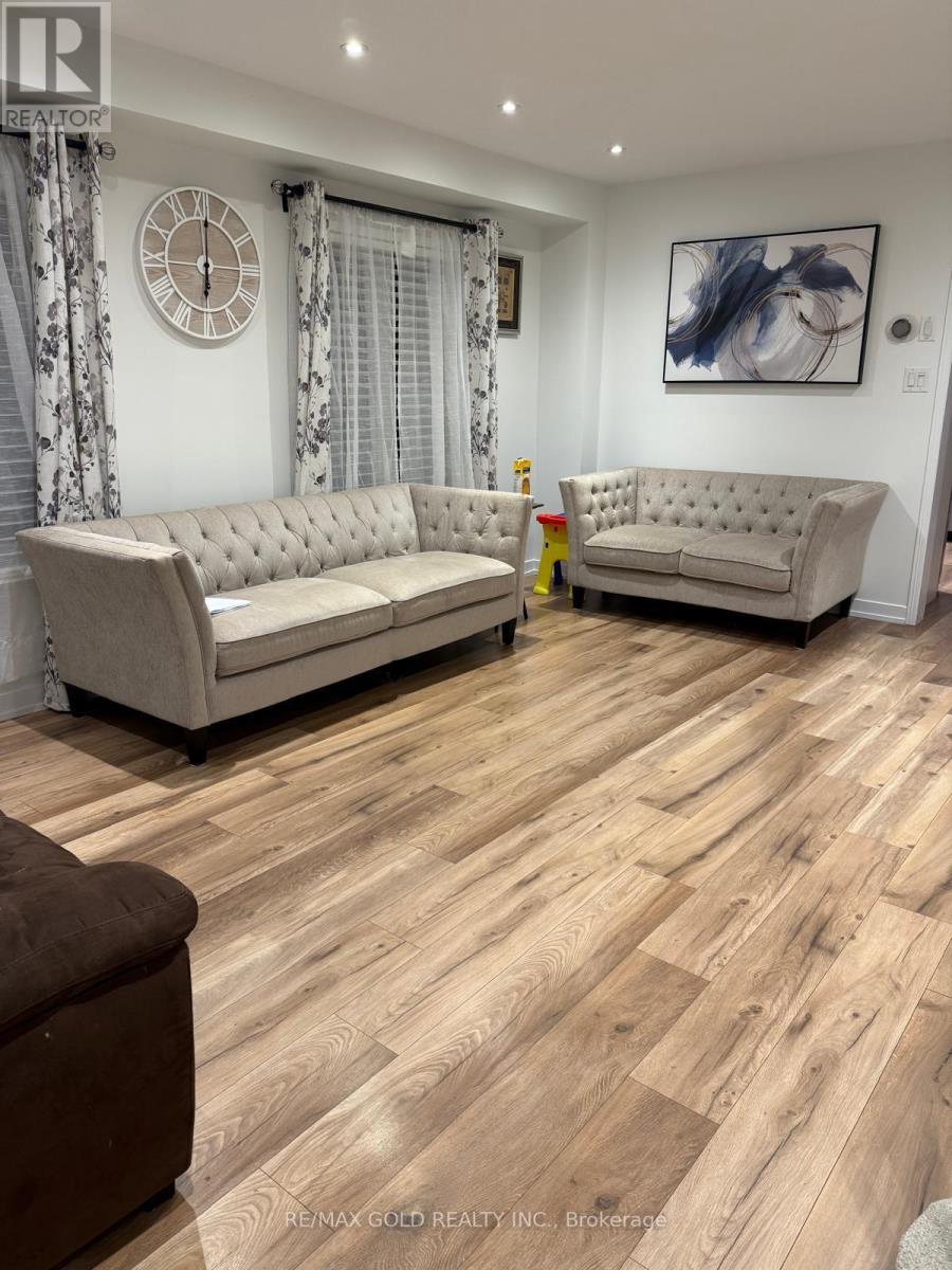 180 Hampshire Way, Milton, Ontario  L9T 6B9 - Photo 4 - W12794594