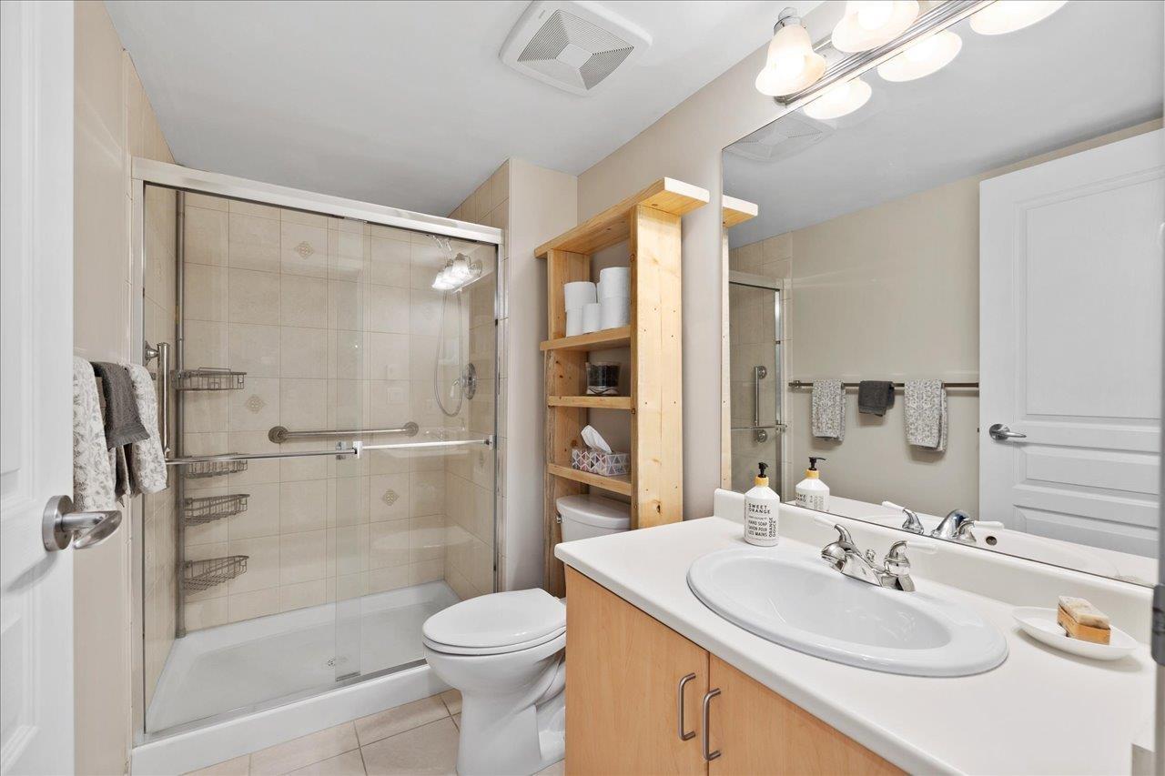 Listing Picture 26 of 40 : 107 2167 152 STREET, White Rock - 魯藝地產 Yvonne Lu Group - MLS Medallion Club Member