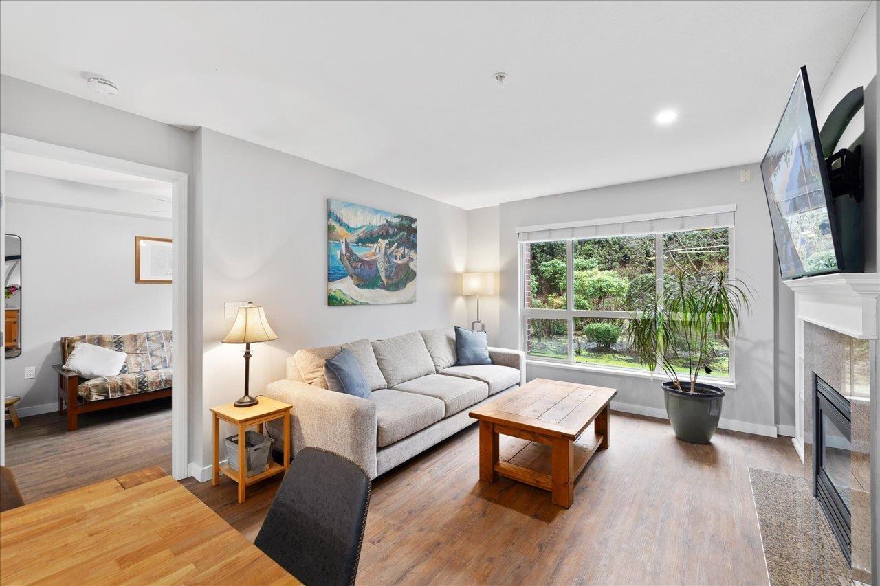 Listing Picture 4 of 40 : 107 2167 152 STREET, White Rock - 魯藝地產 Yvonne Lu Group - MLS Medallion Club Member