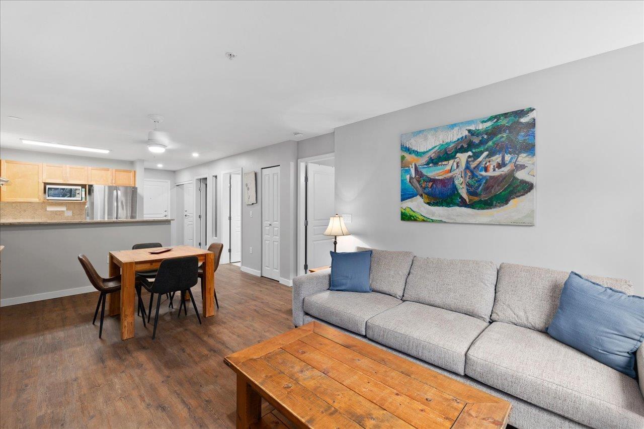 Listing Picture 7 of 40 : 107 2167 152 STREET, White Rock - 魯藝地產 Yvonne Lu Group - MLS Medallion Club Member