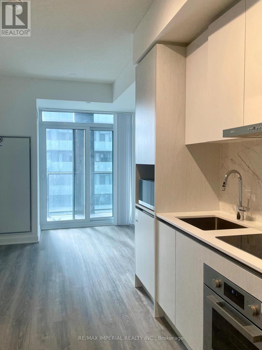 2107 - 180 FRONT STREET, Toronto, Ontario