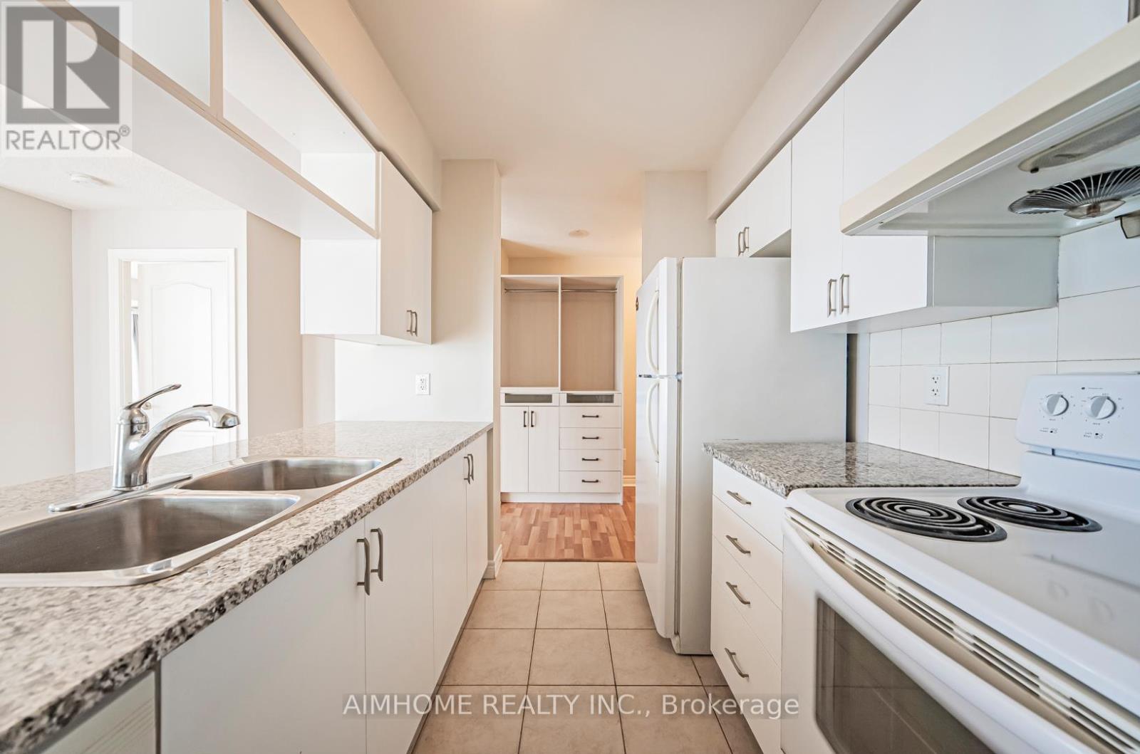 2507 - 60 Town Centre Court, Toronto, Ontario  M1P 0B1 - Photo 13 - E12859838