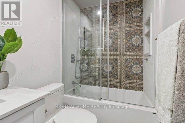 23 - 125 Hall Street W, Richmond Hill, Ontario  L4C 4N9 - Photo 34 - N12859834