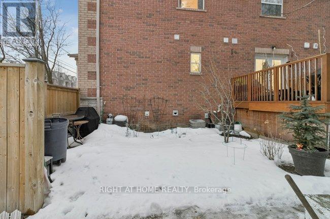 23 - 125 Hall Street W, Richmond Hill, Ontario  L4C 4N9 - Photo 42 - N12859834