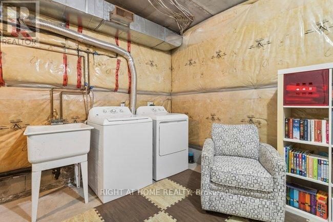 23 - 125 Hall Street W, Richmond Hill, Ontario  L4C 4N9 - Photo 48 - N12859834