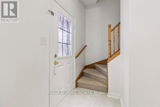 23 - 125 Hall Street W, Richmond Hill, Ontario  L4C 4N9 - Photo 5 - N12859834