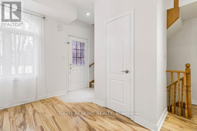 23 - 125 Hall Street W, Richmond Hill, Ontario  L4C 4N9 - Photo 6 - N12859834