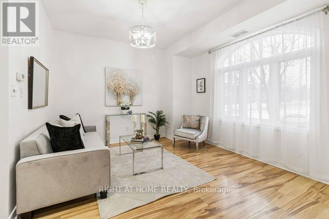 23 - 125 Hall Street W, Richmond Hill, Ontario  L4C 4N9 - Photo 7 - N12859834