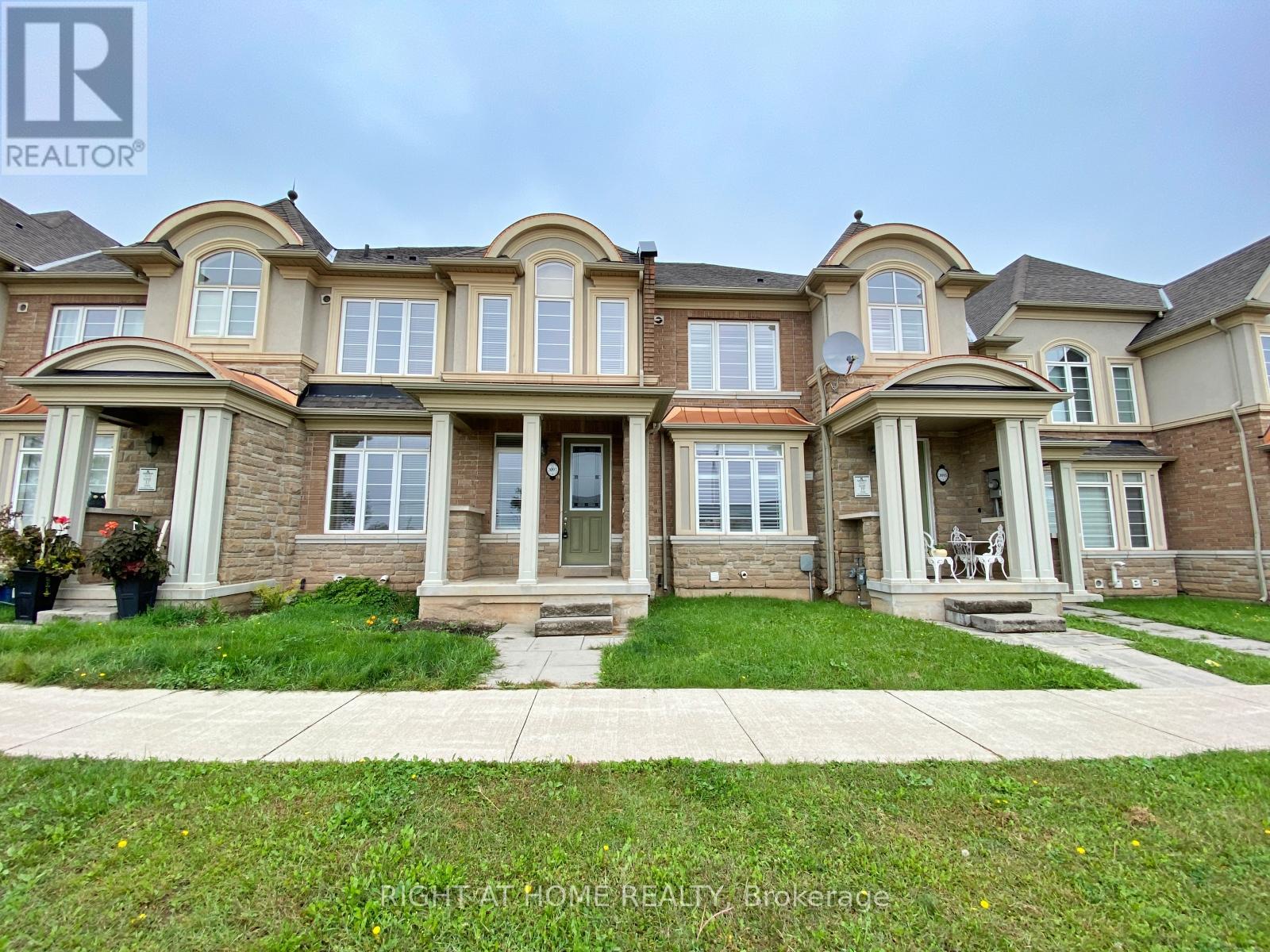 3097 NEYAGAWA BOULEVARD, Oakville, Ontario