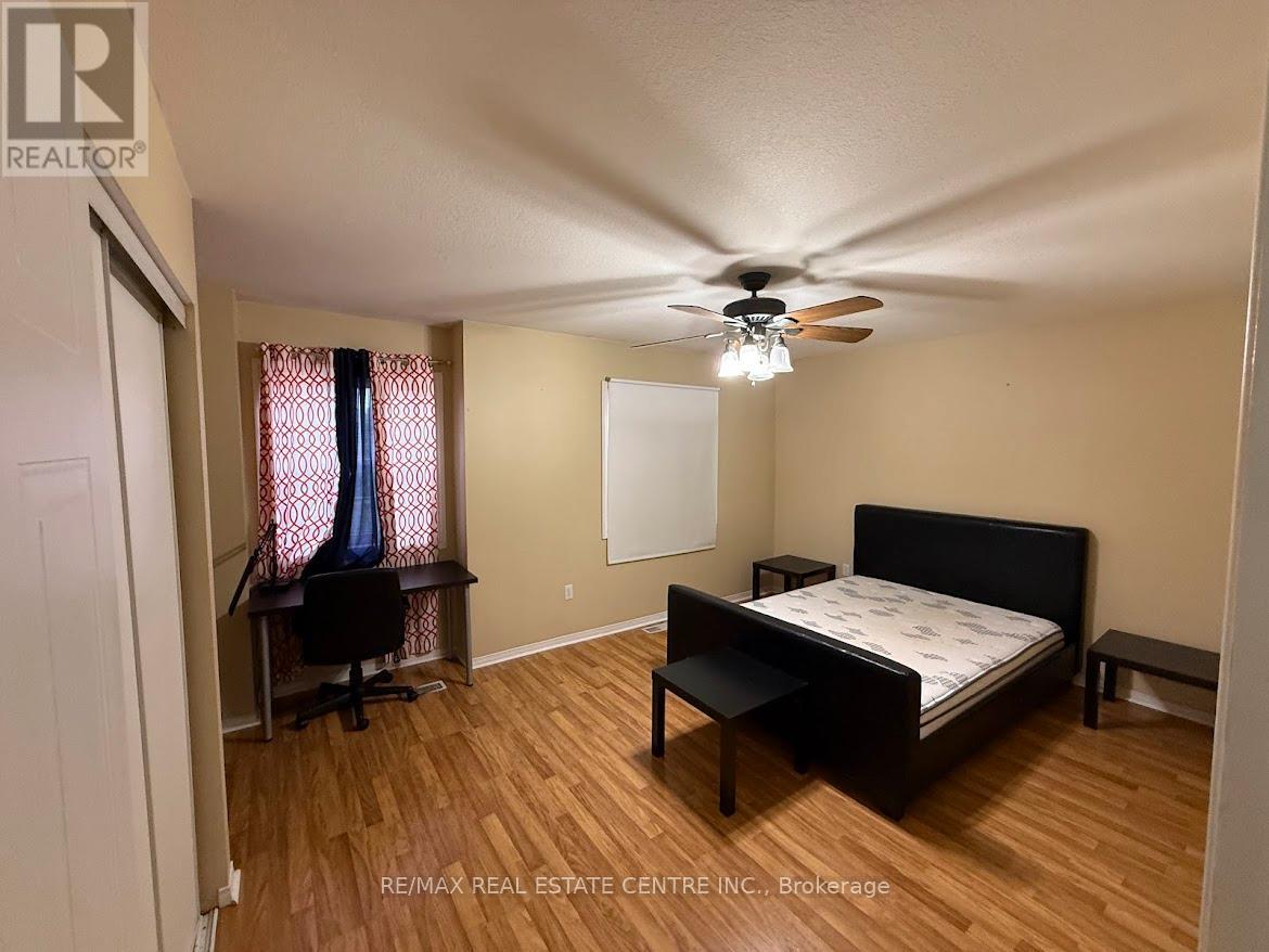 1 - 185 Highland Crescent, Kitchener, Ontario  N2M 5P8 - Photo 12 - X12859854