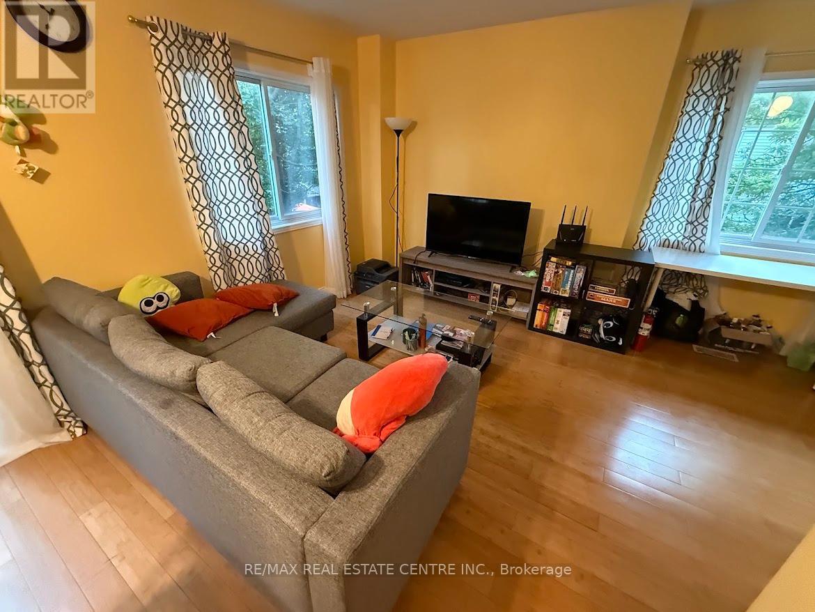 1 - 185 Highland Crescent, Kitchener, Ontario  N2M 5P8 - Photo 4 - X12859854