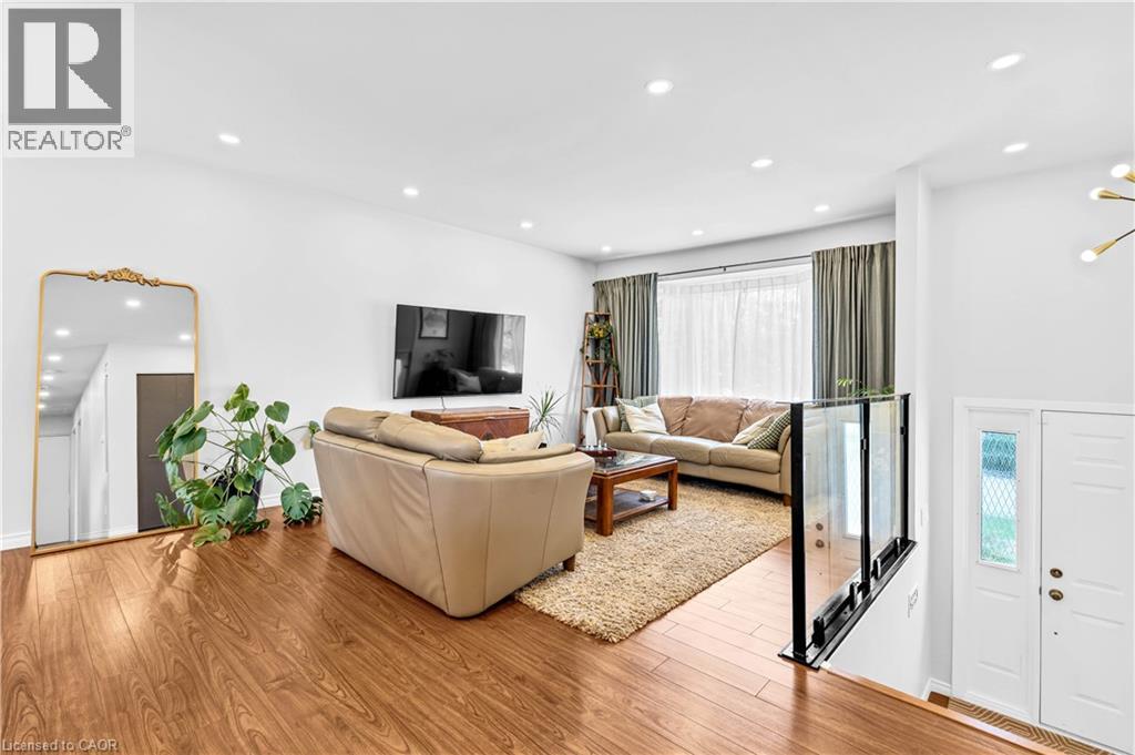 19 Kesselring Drive, Kitchener, Ontario  N2E 2P3 - Photo 6 - 40774031