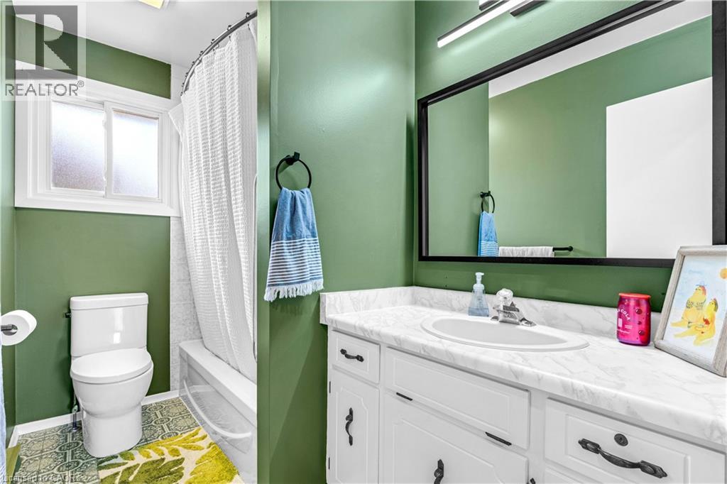 19 Kesselring Drive, Kitchener, Ontario  N2E 2P3 - Photo 15 - 40774031