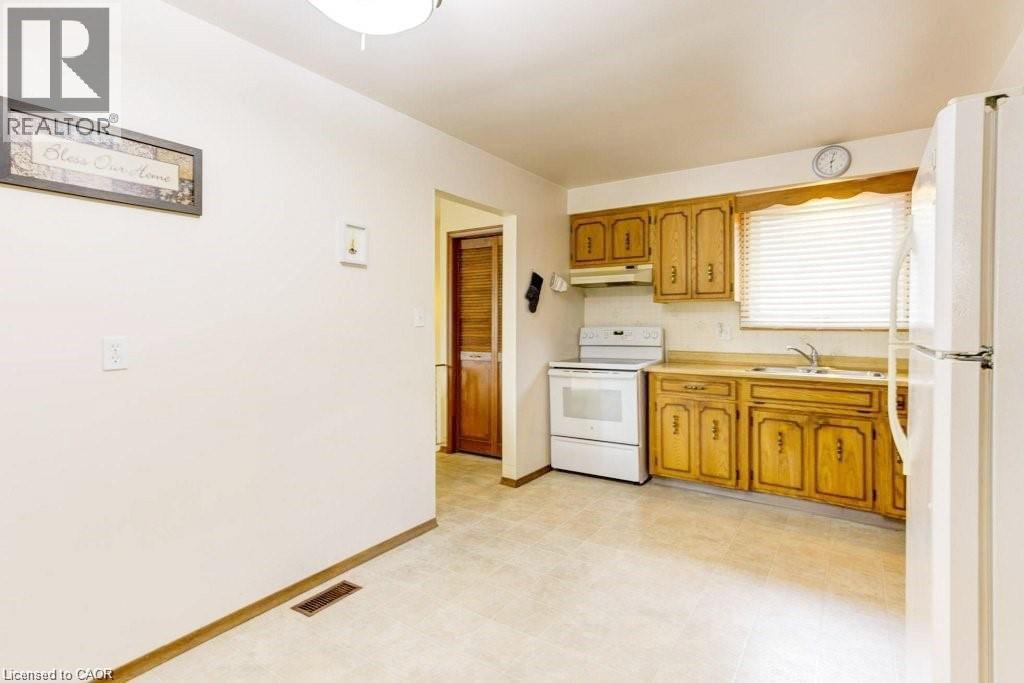 582 Skylark Road, Waterloo, Ontario  N2V 1B9 - Photo 10 - 40803391