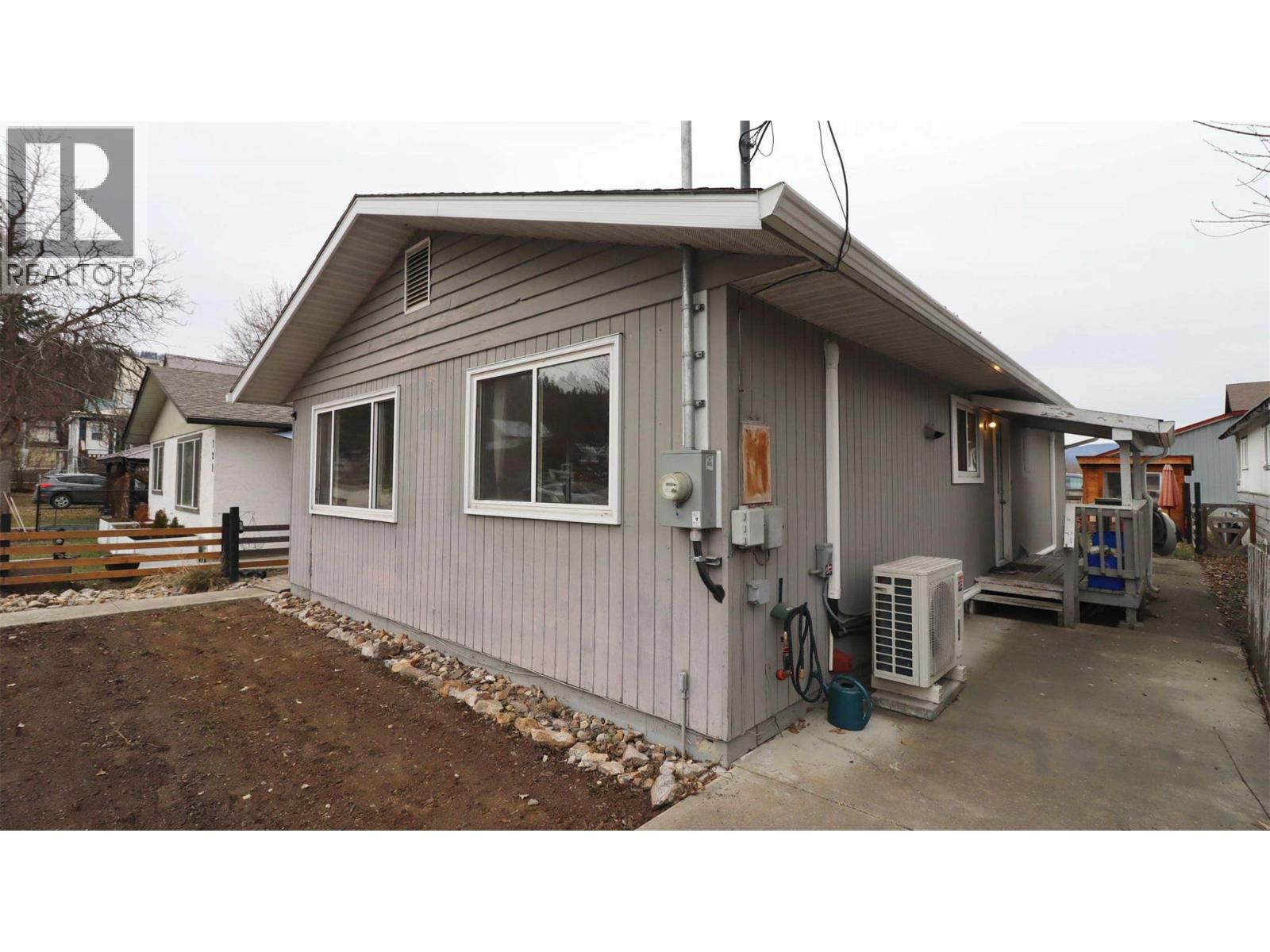 719 Knight Avenue, Enderby, British Columbia  V0E 1V1 - Photo 5 - 10378284