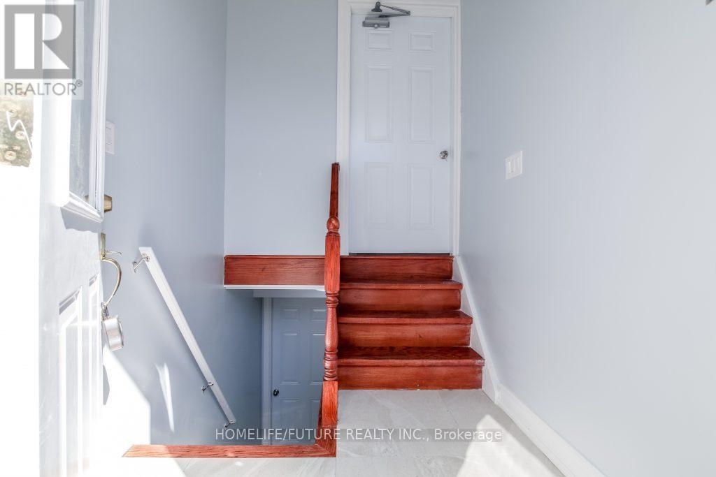 Main - 90 Mountland Drive, Toronto (Bendale), Ontario  M1G 2P1 - Photo 3 - E12846794