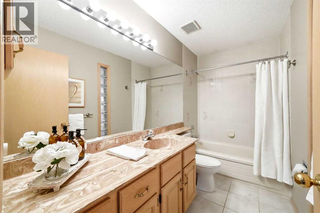 220 Mckenzie Lake Cove Se, Calgary, Alberta  T2Z 1M4 - Photo 32 - A2279570