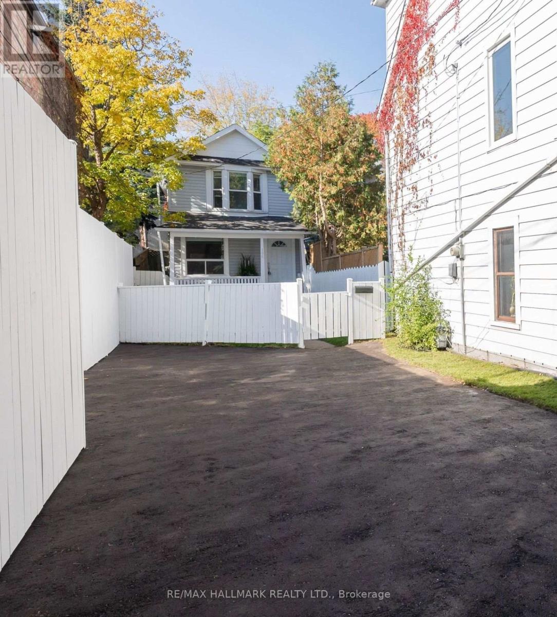 106 Willow Avenue, Toronto, Ontario  M4E 3K3 - Photo 3 - E12834846