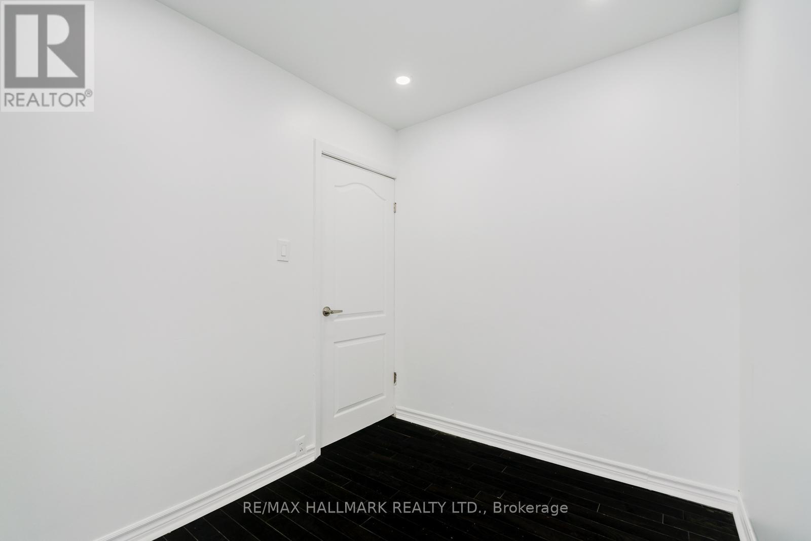 106 Willow Avenue, Toronto, Ontario  M4E 3K3 - Photo 21 - E12834848