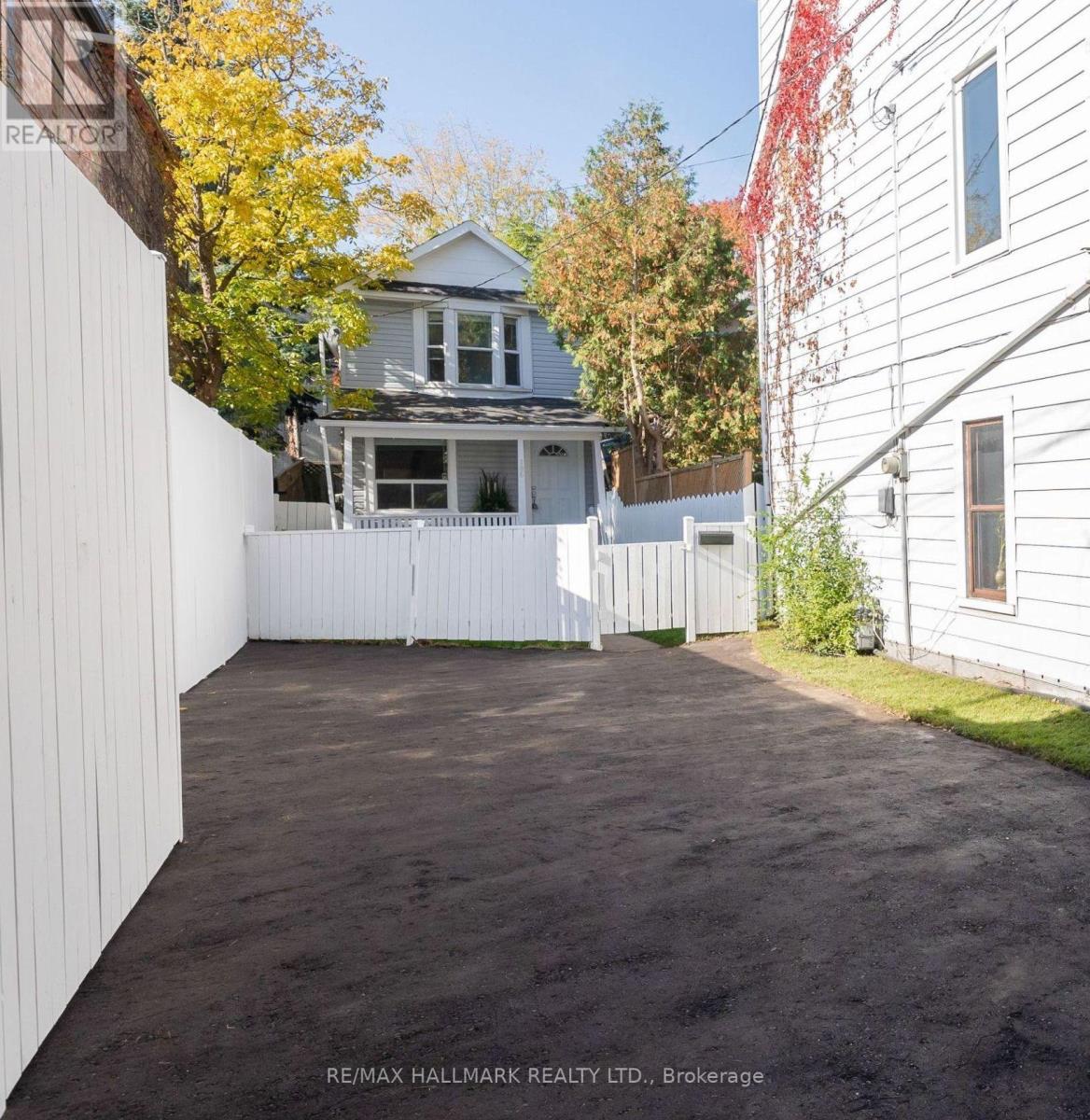 106 Willow Avenue, Toronto, Ontario  M4E 3K3 - Photo 3 - E12834848