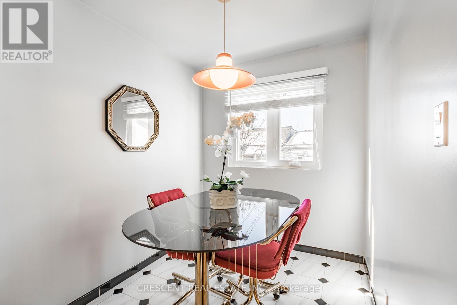 164 Roxton Road, Toronto, Ontario  M6J 2Y5 - Photo 12 - C12859874