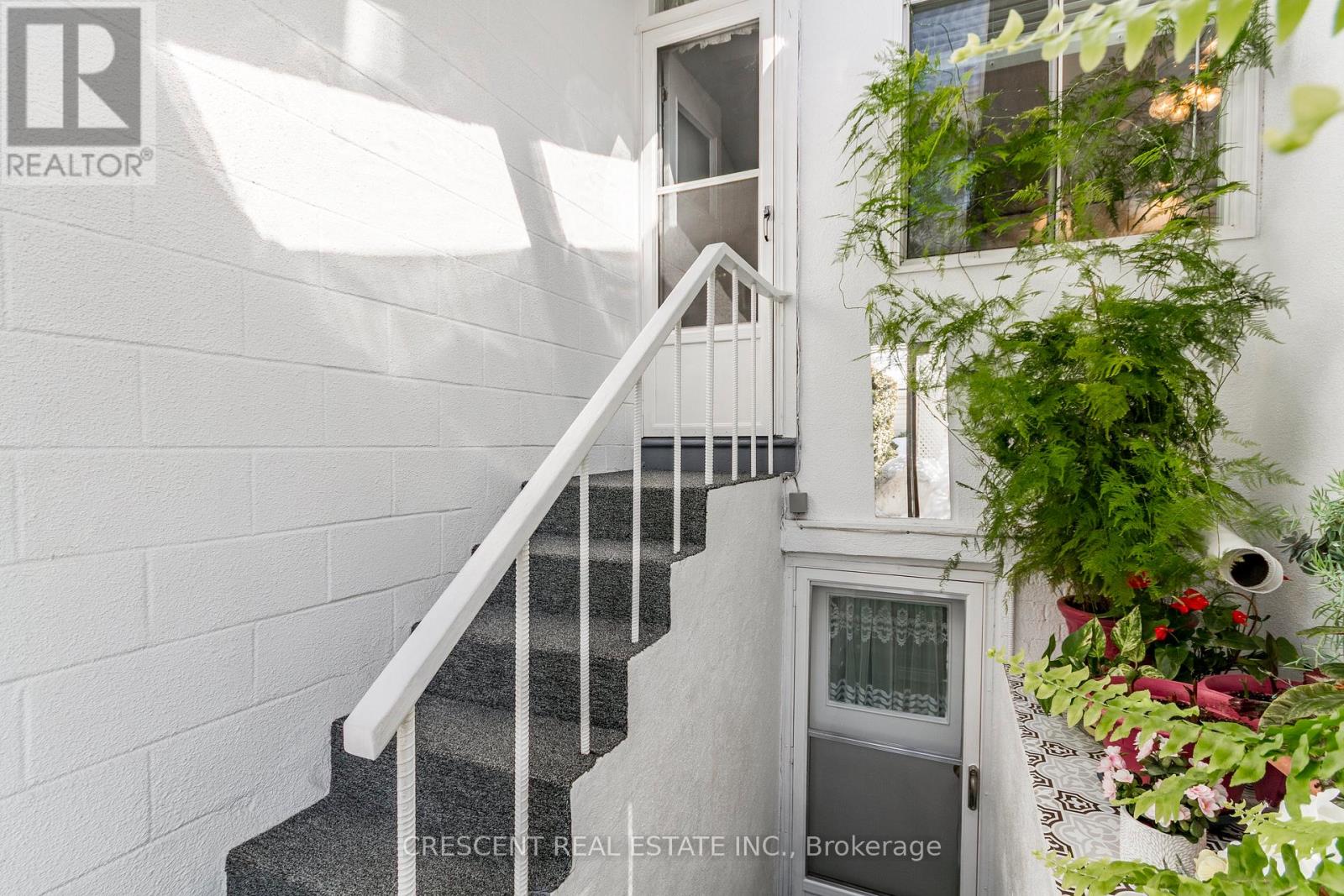 164 Roxton Road, Toronto, Ontario  M6J 2Y5 - Photo 42 - C12859874