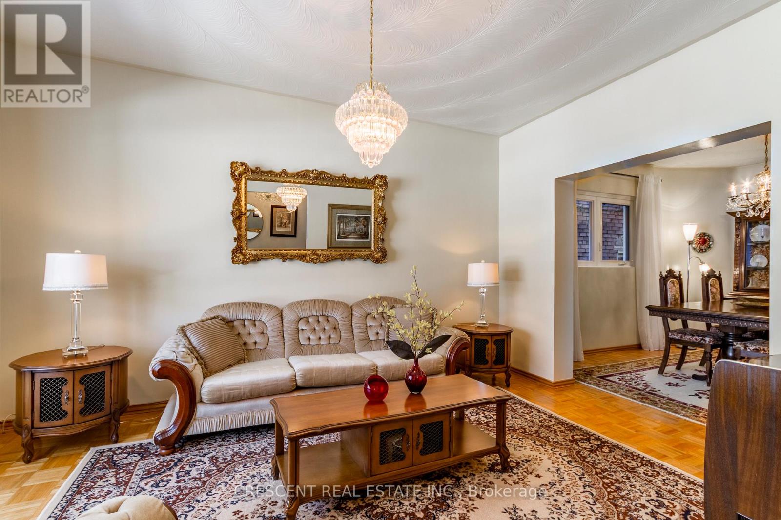 164 Roxton Road, Toronto, Ontario  M6J 2Y5 - Photo 6 - C12859874