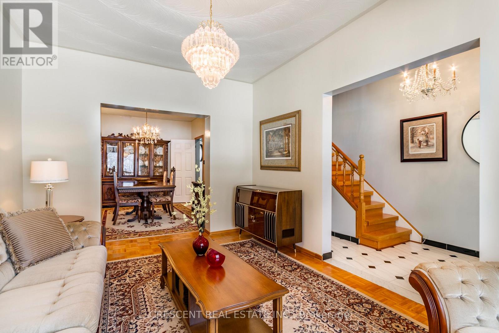 164 Roxton Road, Toronto, Ontario  M6J 2Y5 - Photo 7 - C12859874