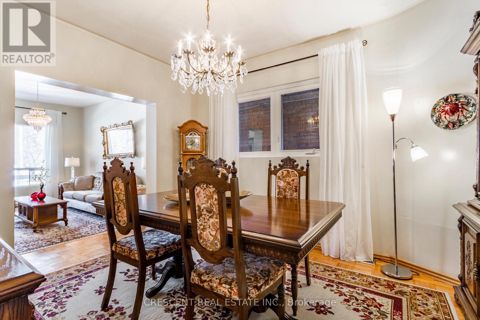 164 Roxton Road, Toronto, Ontario  M6J 2Y5 - Photo 8 - C12859874