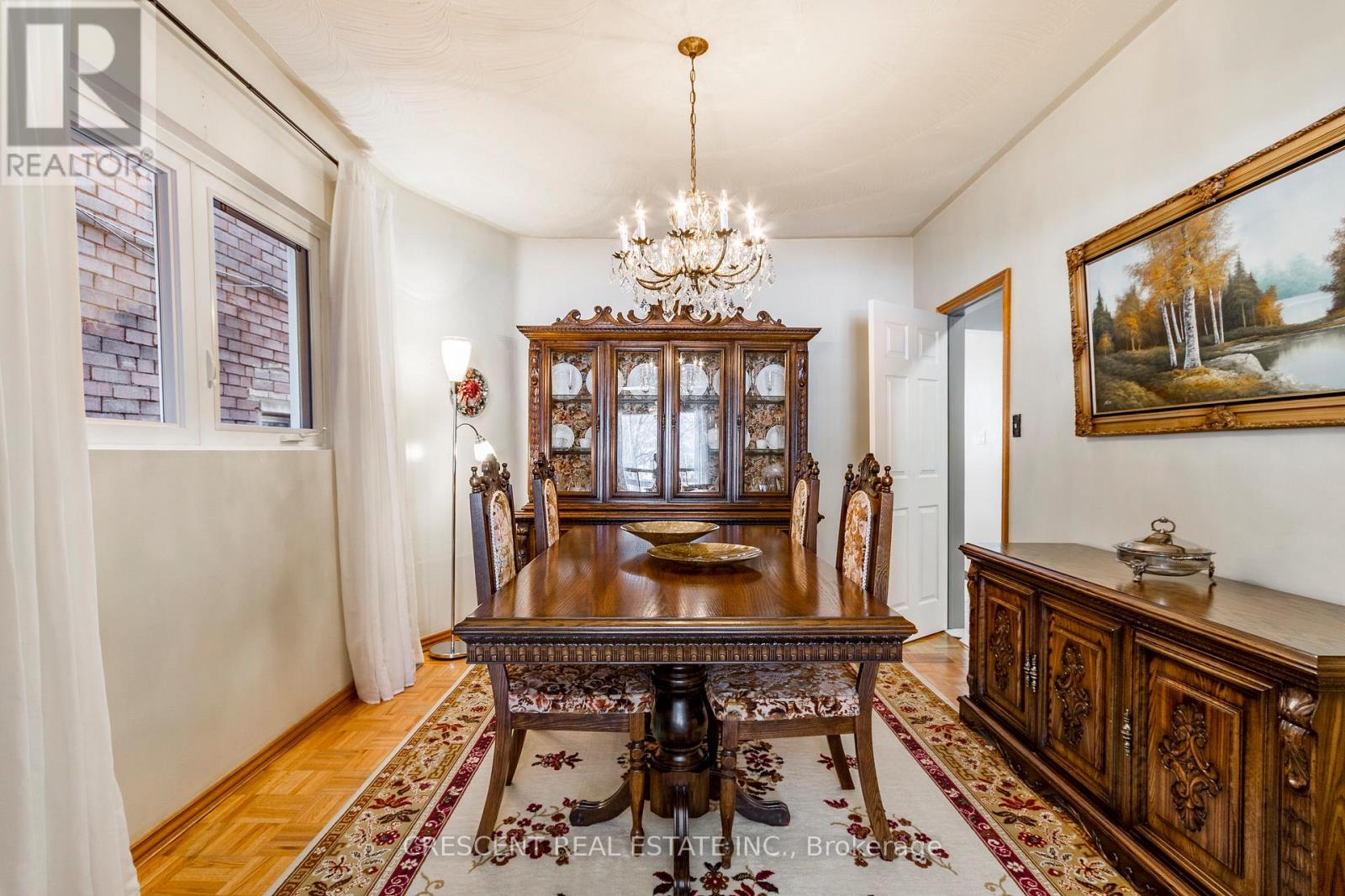 164 Roxton Road, Toronto, Ontario  M6J 2Y5 - Photo 9 - C12859874