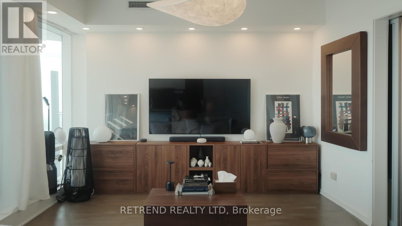 3302 - 1 Bloor Street E, Toronto, Ontario  M4W 0A8 - Photo 3 - C12859882