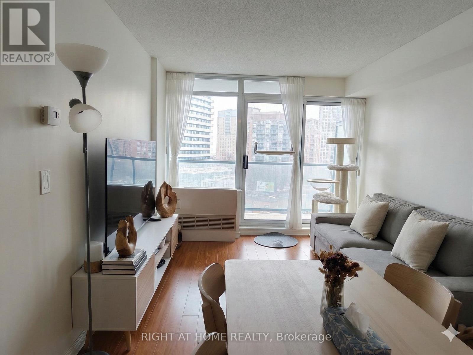 811 - 5508 Yonge Street, Toronto, Ontario  M2N 7L2 - Photo 3 - C12859898