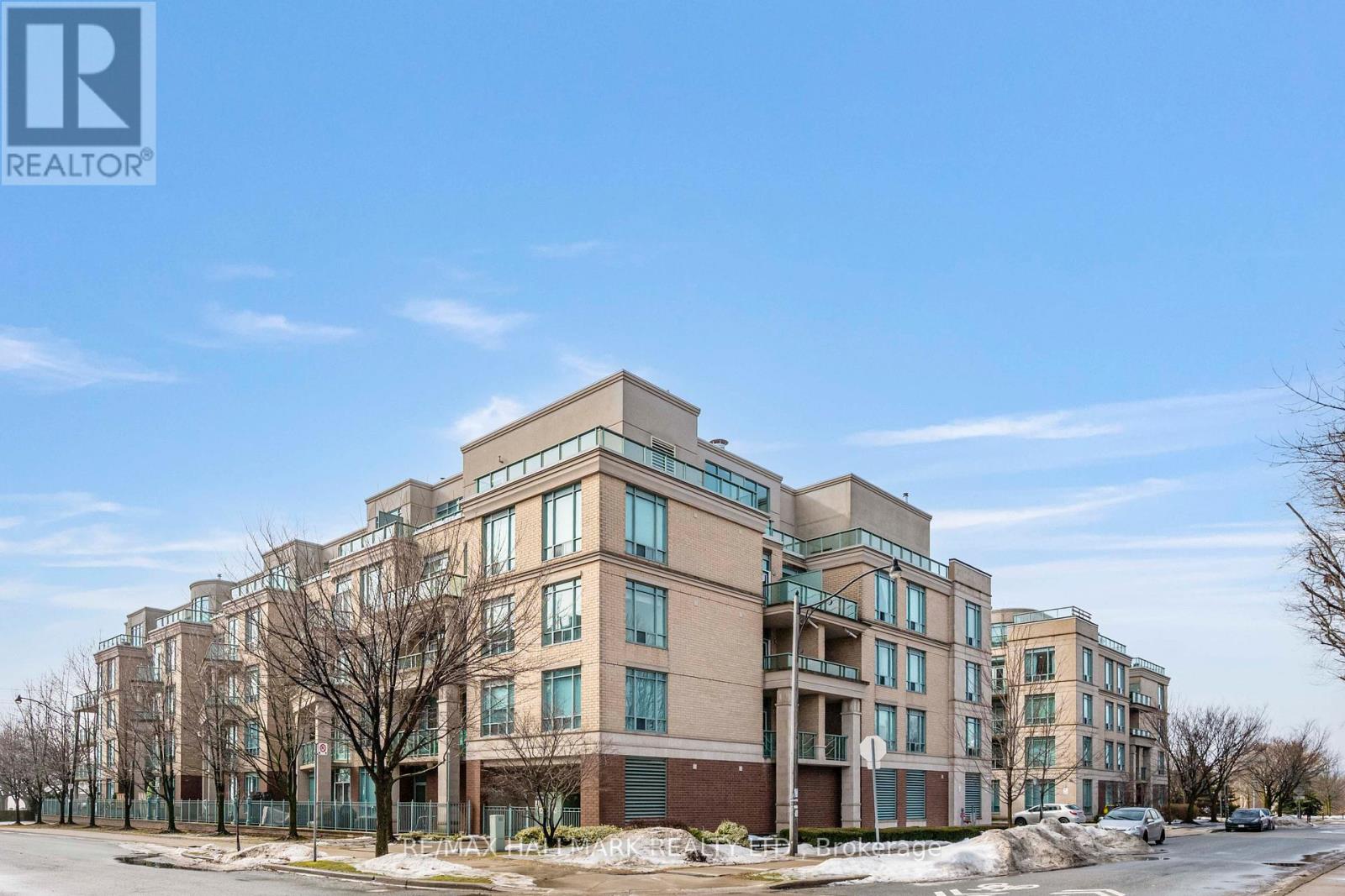 224 - 9 BOARDWALK DRIVE, Toronto, Ontario