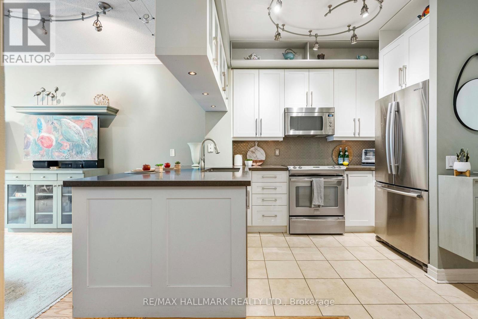 224 - 9 Boardwalk Drive, Toronto, Ontario  M4L 6T1 - Photo 6 - E12859860