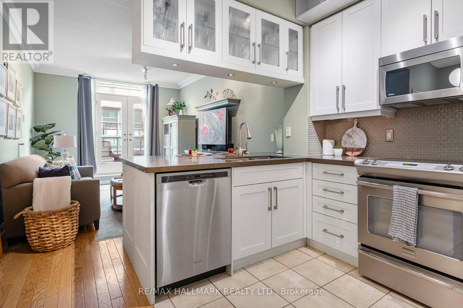 224 - 9 Boardwalk Drive, Toronto, Ontario  M4L 6T1 - Photo 7 - E12859860