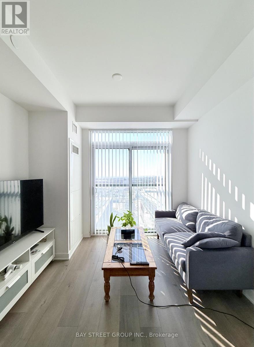 1115 - 10 Honeycrisp Crescent, Vaughan, Ontario  L4K 0M7 - Photo 4 - N12859858