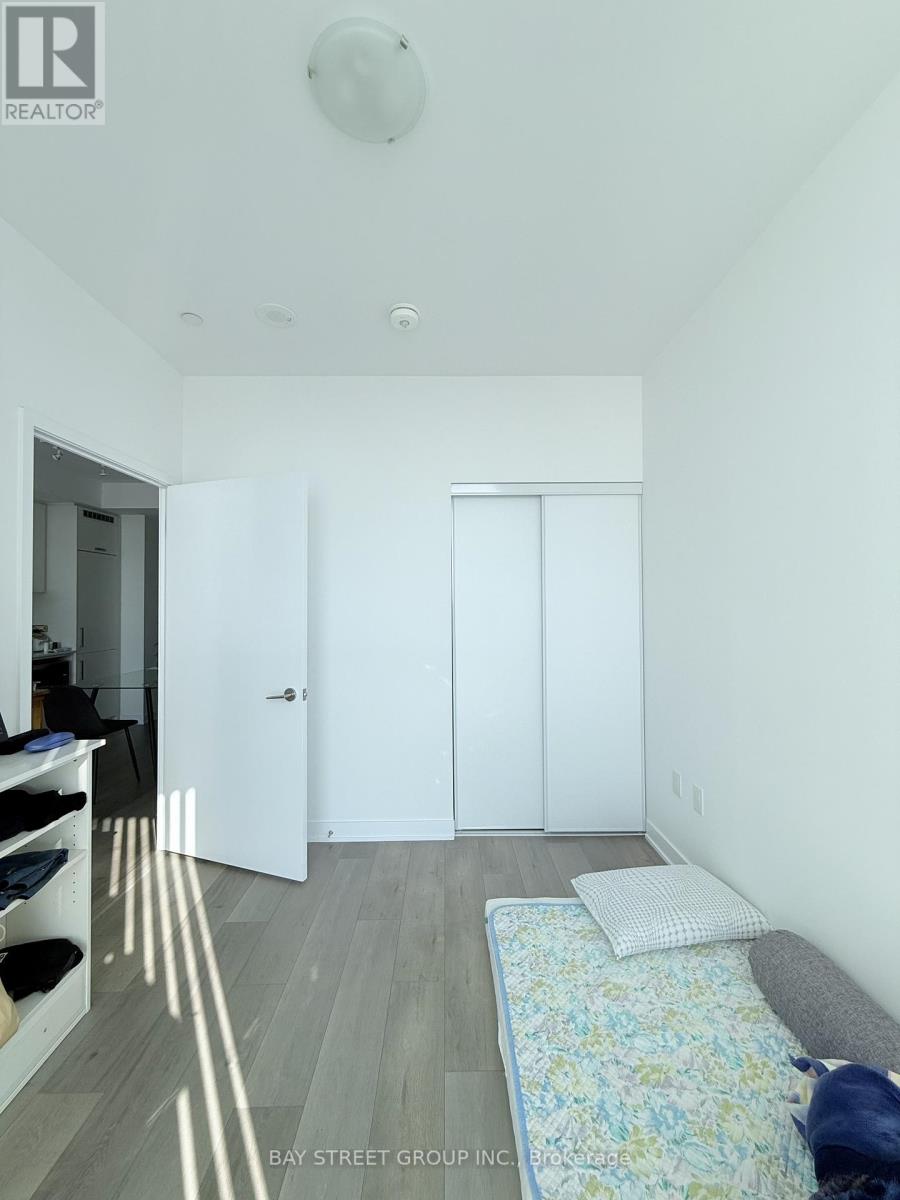 1115 - 10 Honeycrisp Crescent, Vaughan, Ontario  L4K 0M7 - Photo 6 - N12859858