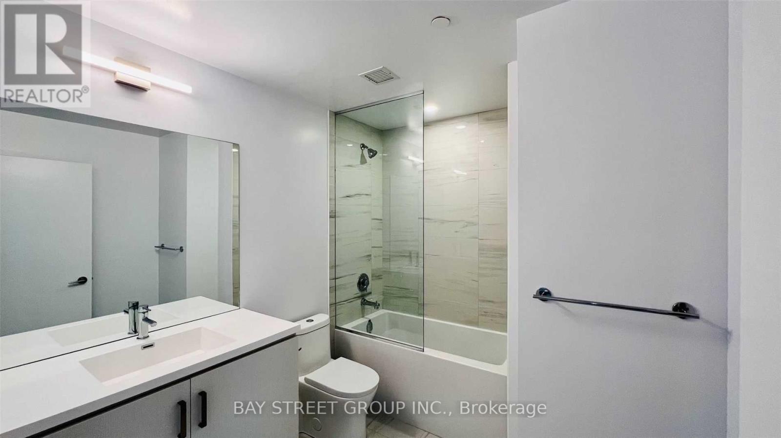 1115 - 10 Honeycrisp Crescent, Vaughan, Ontario  L4K 0M7 - Photo 8 - N12859858