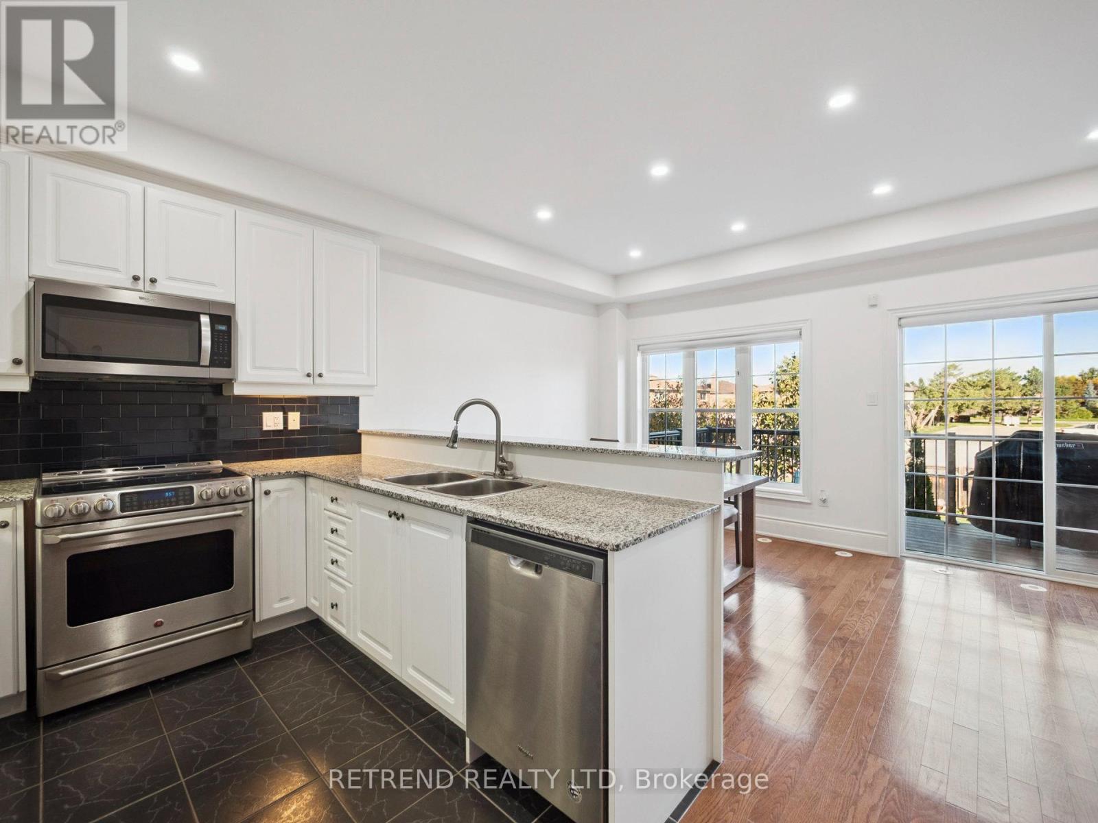 26 GOLDEN SPRUCE LANE, Vaughan, Ontario